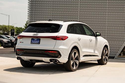 Glacier 2026 Audi SQ5 3.0T Premium Plus
