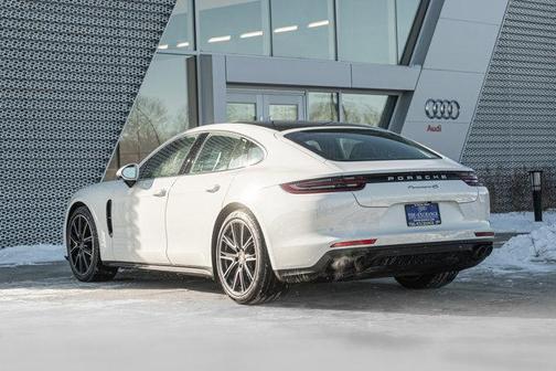 2020 Porsche Panamera 4S