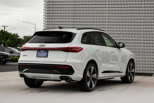 Glacier 2026 Audi SQ5 3.0T Premium Plus