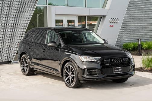 Mythos Black Metallic 2023 Audi Q7 55 Prestige