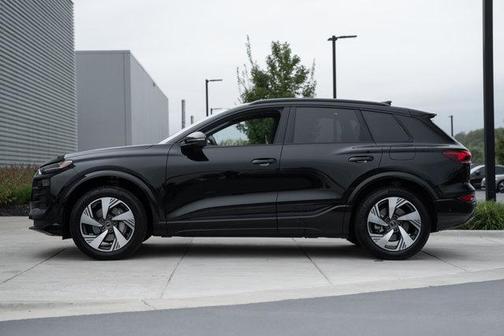2025 Audi Q6 e-tron Premium Plus quattro