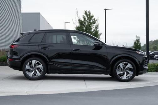 2025 Audi Q6 e-tron Premium Plus quattro