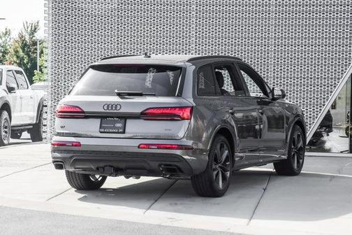 2025 Audi Q7 55 Premium Plus