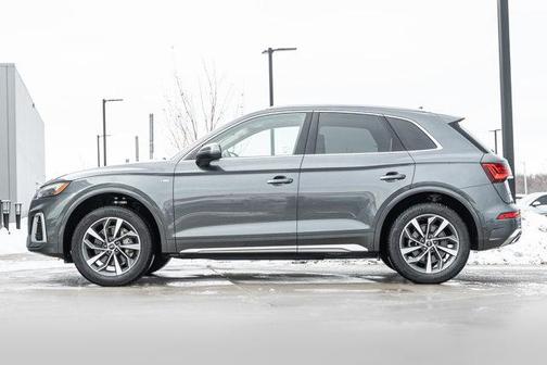 2023 Audi Q5 45 S line Premium Plus