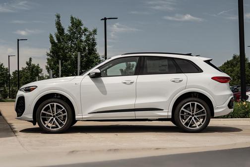 Glacier 2026 Audi Q5 Premium Plus TFSI quattro S tronic