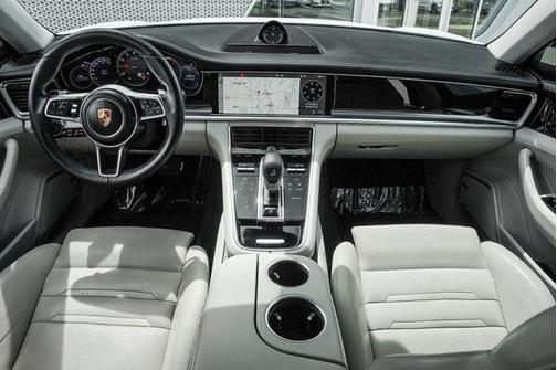2018 Porsche Panamera 4S