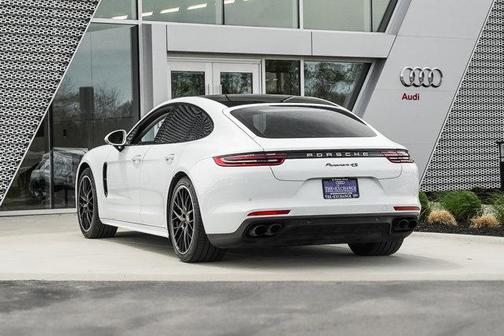 2018 Porsche Panamera 4S