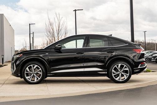 Mythos Black Metallic 2023 Audi Q4 e-tron Sportback Prestige 50 quattro