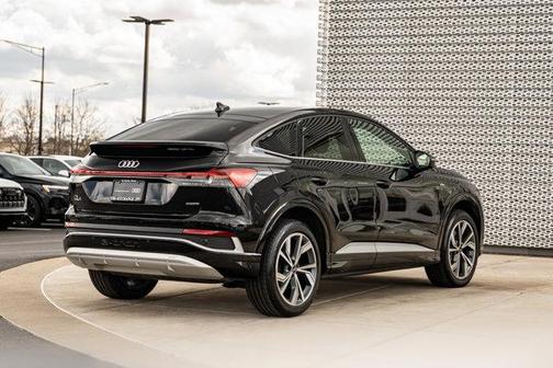 Mythos Black Metallic 2023 Audi Q4 e-tron Sportback Prestige 50 quattro