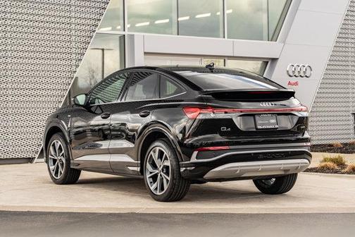 Mythos Black Metallic 2023 Audi Q4 e-tron Sportback Prestige 50 quattro
