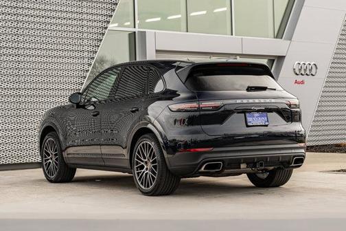 Moonlight Blue Metallic 2021 Porsche Cayenne Cayenne