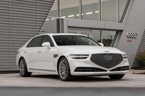 Uyuni White 2021 Genesis G90 Premium