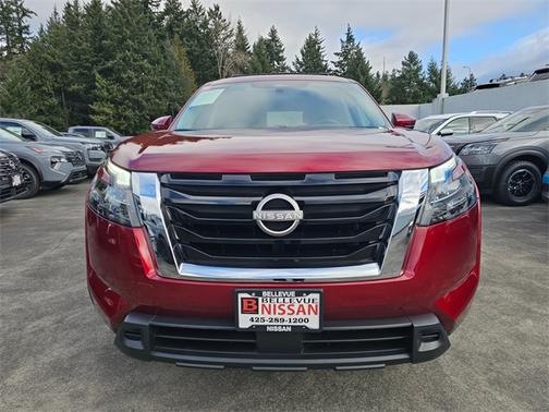 2024 Nissan Pathfinder SV