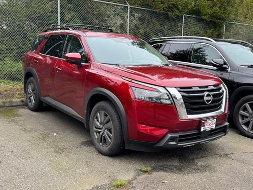 2024 Nissan Pathfinder SV