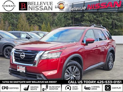 2024 Nissan Pathfinder SV