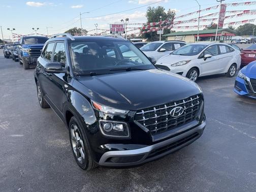 2023 Hyundai VENUE SEL