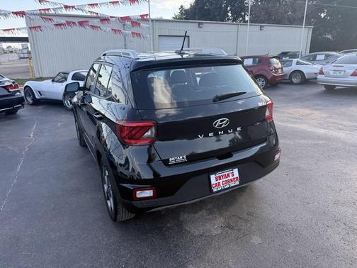 2023 Hyundai VENUE SEL