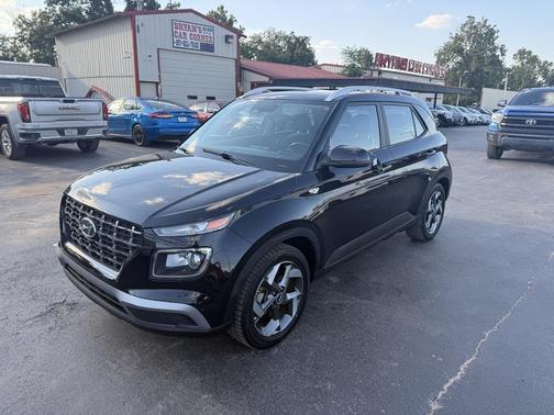 2023 Hyundai VENUE SEL