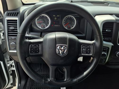 Bright White Clearcoat 2016 RAM 1500 SLT