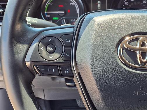 White 2022 Toyota Camry SE