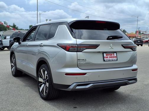 Gray 2025 Mitsubishi Outlander SE S-AWC