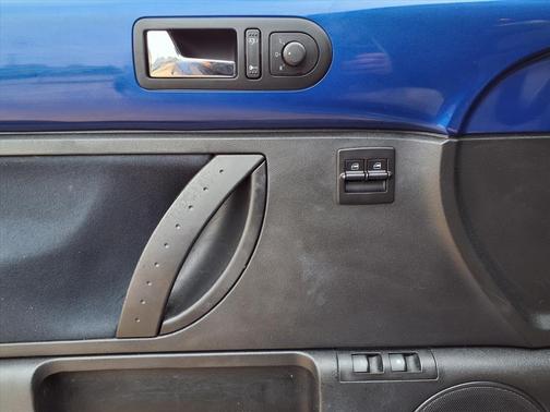 2008 Volkswagen New Beetle S