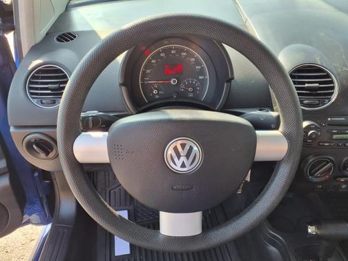 2008 Volkswagen New Beetle S
