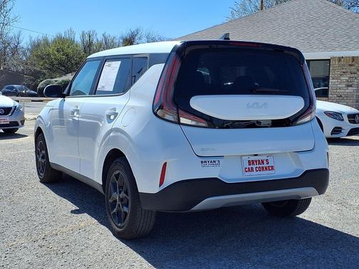 2024 Kia Soul LX