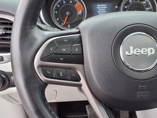 Bright White Clearcoat 2019 Jeep Cherokee Limited