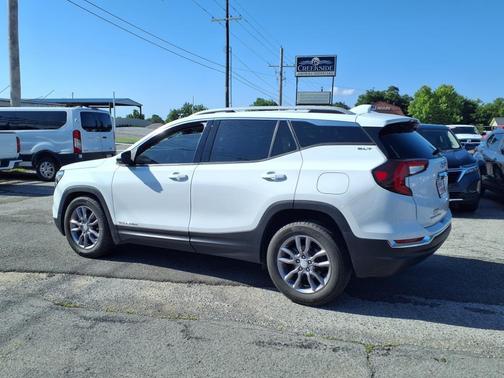 2023 GMC Terrain SLT