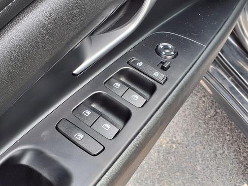 Phantom Black 2023 Hyundai ELANTRA Limited