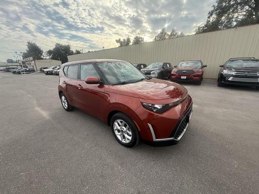 2024 Kia Soul LX