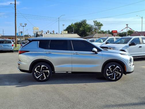 2023 Mitsubishi Outlander 