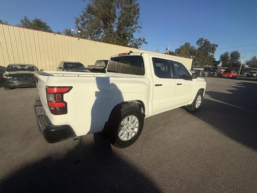 2022 Nissan Frontier S