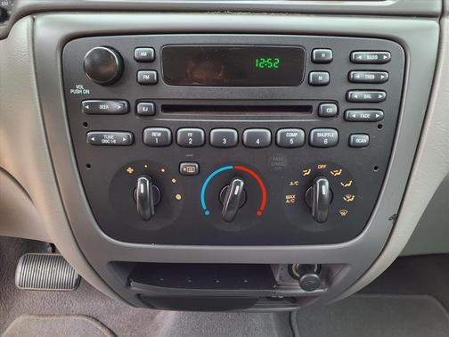 2004 Ford Taurus SES