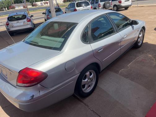 2004 Ford Taurus SES