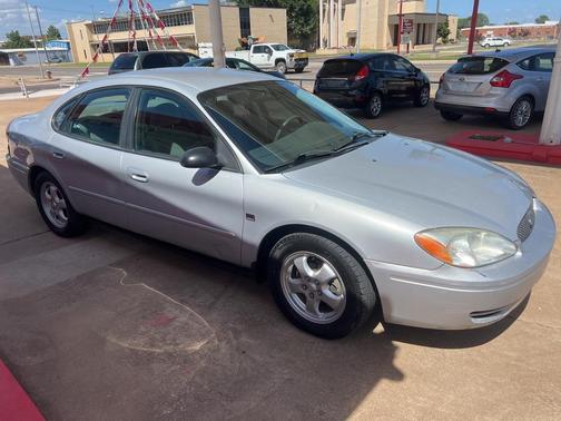 2004 Ford Taurus SES