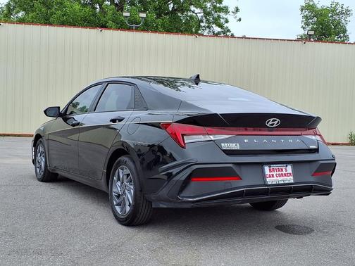 Abyss Black 2025 Hyundai ELANTRA HEV Blue