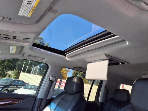 2018 Cadillac Escalade ESV Premium Luxury