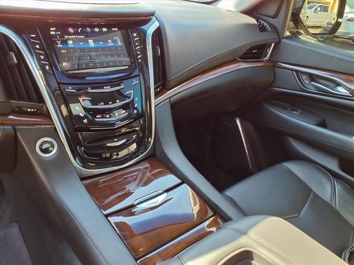 2018 Cadillac Escalade ESV Premium Luxury