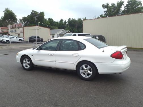 2002 Ford Taurus SES