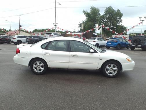 2002 Ford Taurus SES