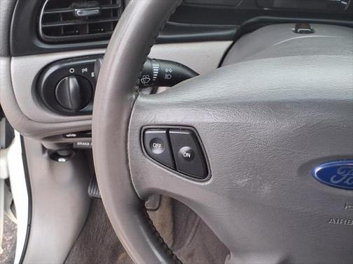 2002 Ford Taurus SES