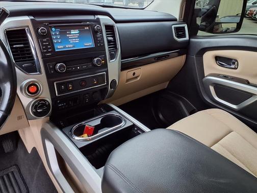2016 Nissan Titan XD SV