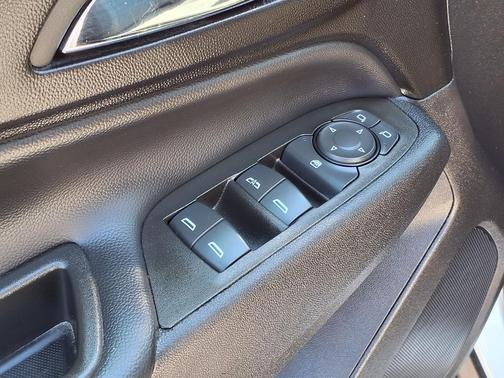 White 2024 Chevrolet Equinox 1LT