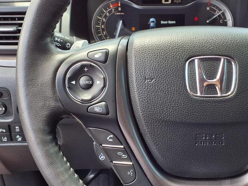 Radiant Red Metallic II 2023 Honda Ridgeline RTL-E