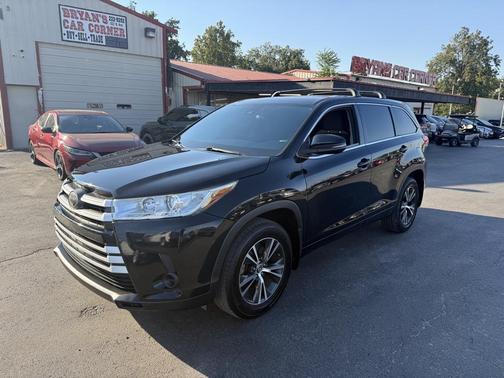 2017 Toyota Highlander LE