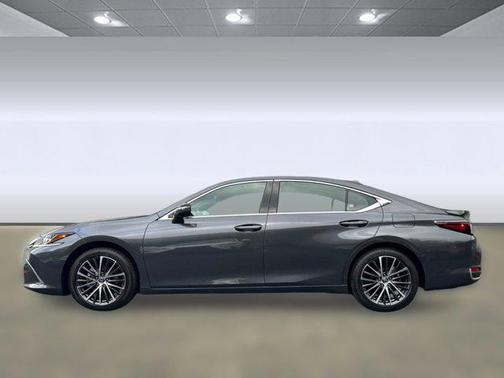 2025 Lexus ES 300h Base