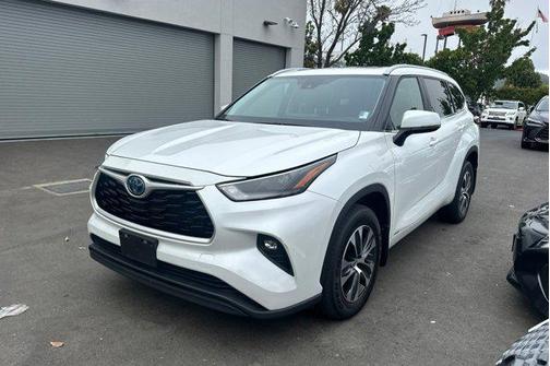 2023 Toyota Highlander Hybrid XLE