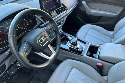 2022 Audi Q5 45 S line Premium